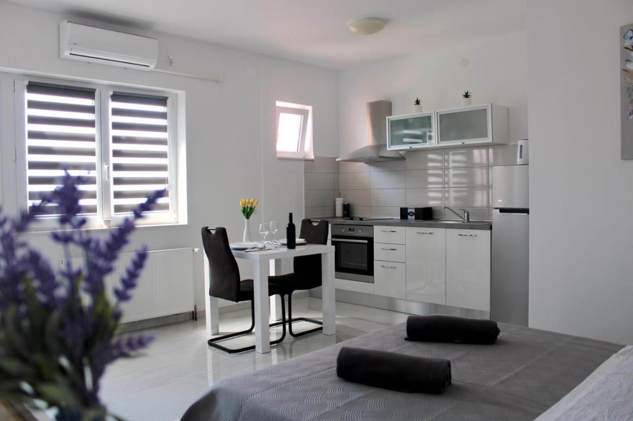 Apartmani Toni Drniš Extérieur photo