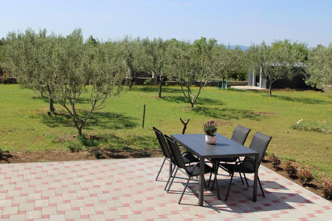 Apartmani Toni Drniš Extérieur photo