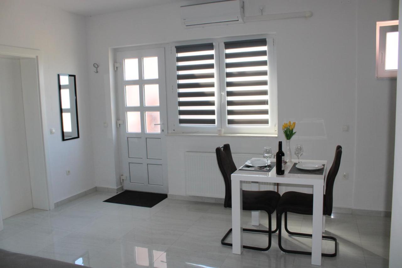 Apartmani Toni Drniš Extérieur photo